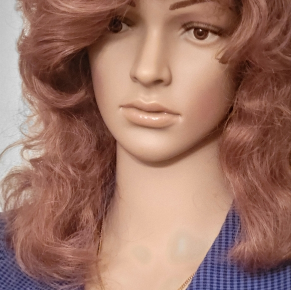 AUBURN WIG - Picture 2 of 10